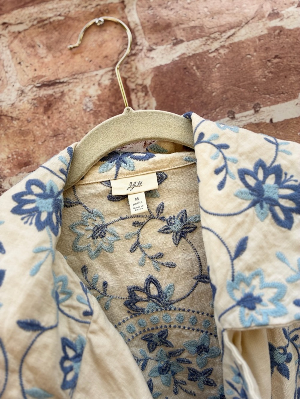 Vintage J. Jill size M Cream linen Quilted Jacket Blue Floral Embroidery - Picture 3 of 5